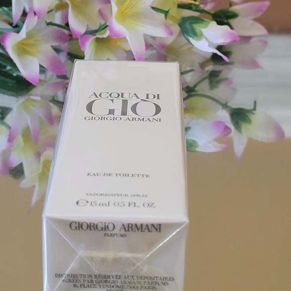 Giorgio Armani - Picture 2 of 3